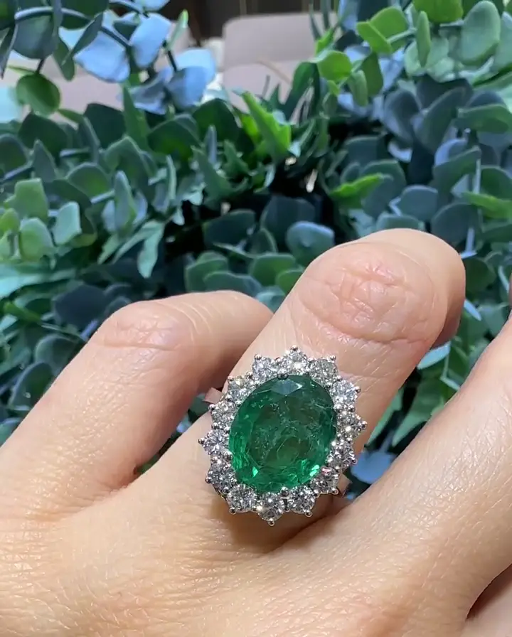 5.92 ct Zümrüt ve 1.27 ct Pırlanta Yüzük, görsel 3