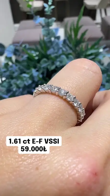 1.61 ct Tamtur Pırlanta Yüzük videosundan kare