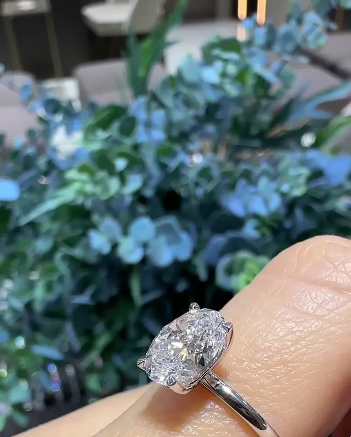 2.01 ct Oval Pırlanta Yüzük, görsel 2