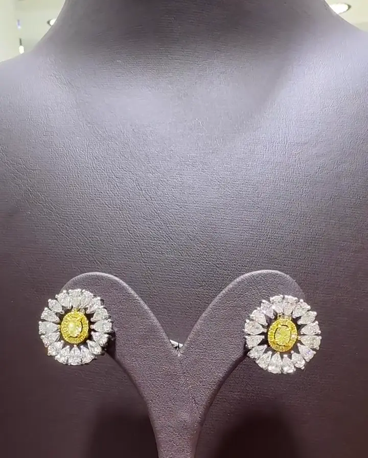 0.65 ct Sarı Pırlanta Tasarım Küpe, görsel 3