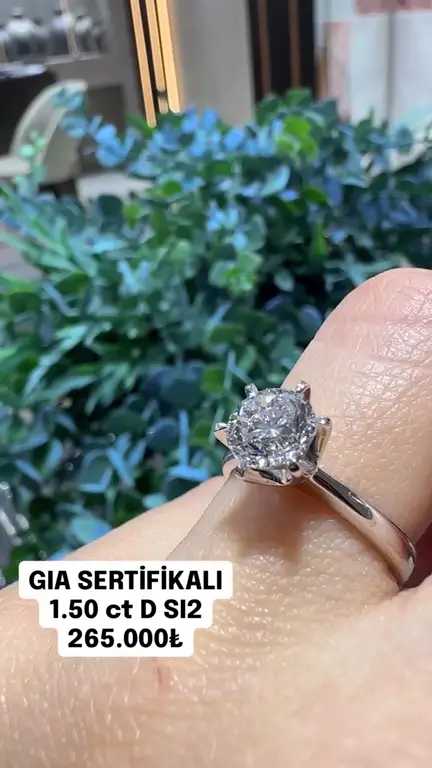 1.50 ct Tektaş Pırlanta Yüzük videosundan kare