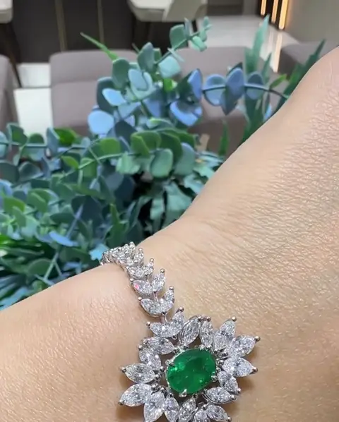 1.77 ct Zümrüt ve 4.00 ct Pırlanta Bileklik